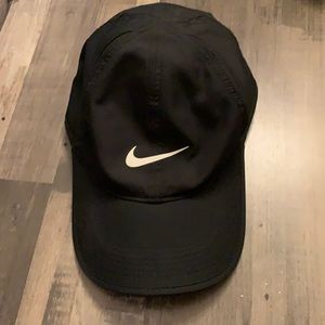 Nike featherweight hat